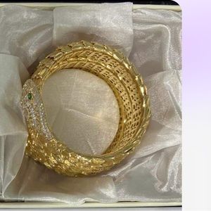 Pre order 18k bracelet serpenti 163grams